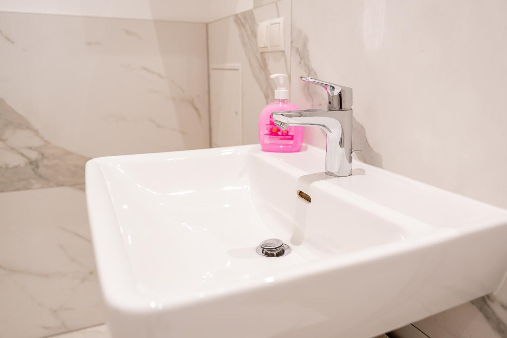 Vienna City Apartments - Metro 1160 เวียนนา ภายนอก รูปภาพ